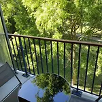 Bonvallet - Paisible Et Chaleureux Avec Balcon Amiens