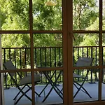 Lägenhet Bonvallet - Paisible Et Chaleureux Avec Balcon *