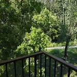 Bonvallet - Paisible Et Chaleureux Avec Balcon