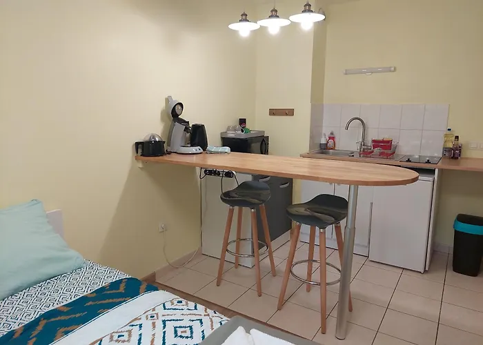 Bonvallet - Paisible Et Chaleureux Avec Balcon Amiens